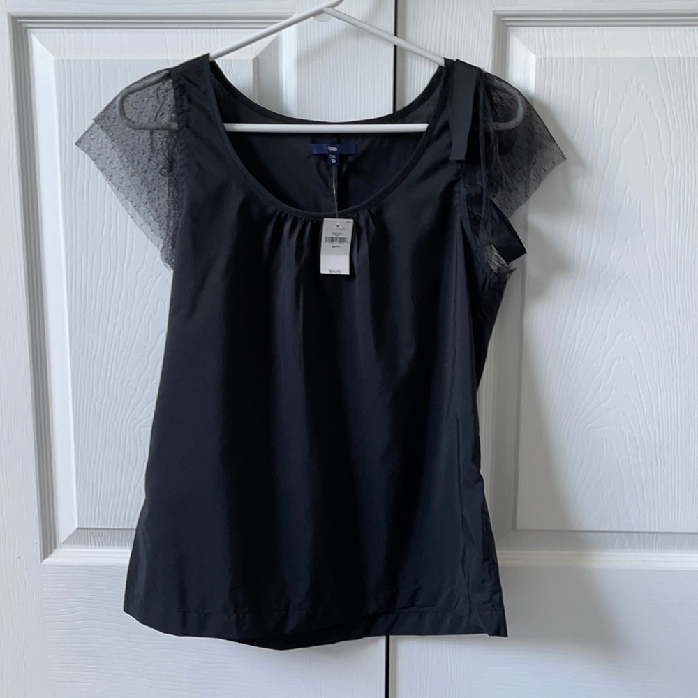 Gap flutter sleeve top
